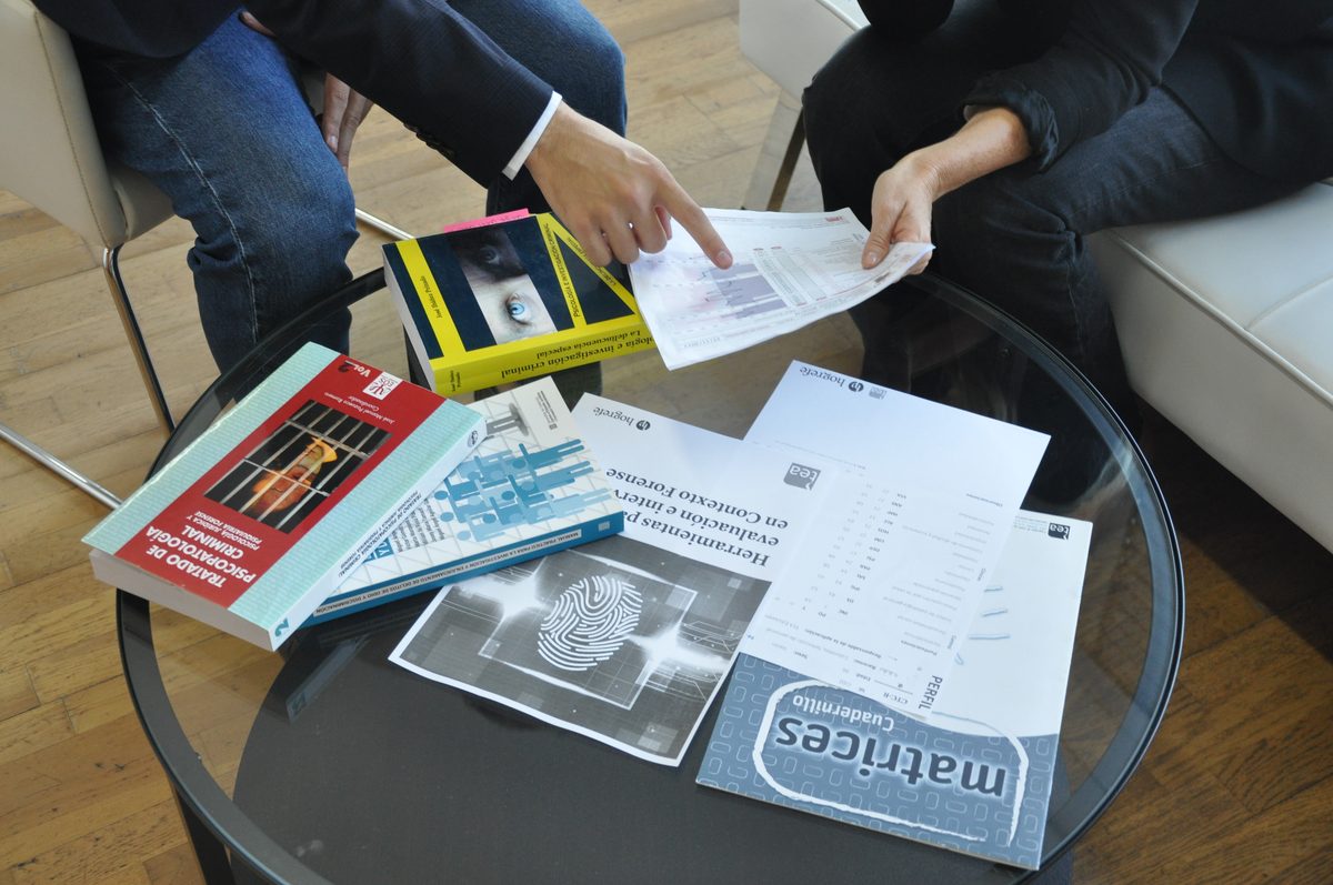 Manuales y herramientas de evaluación psicológica forense